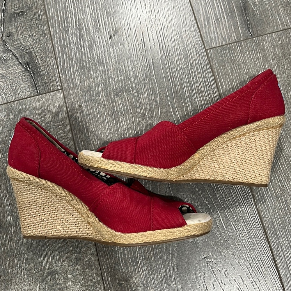 COPY - Toms Red Size 7.5 Wedges